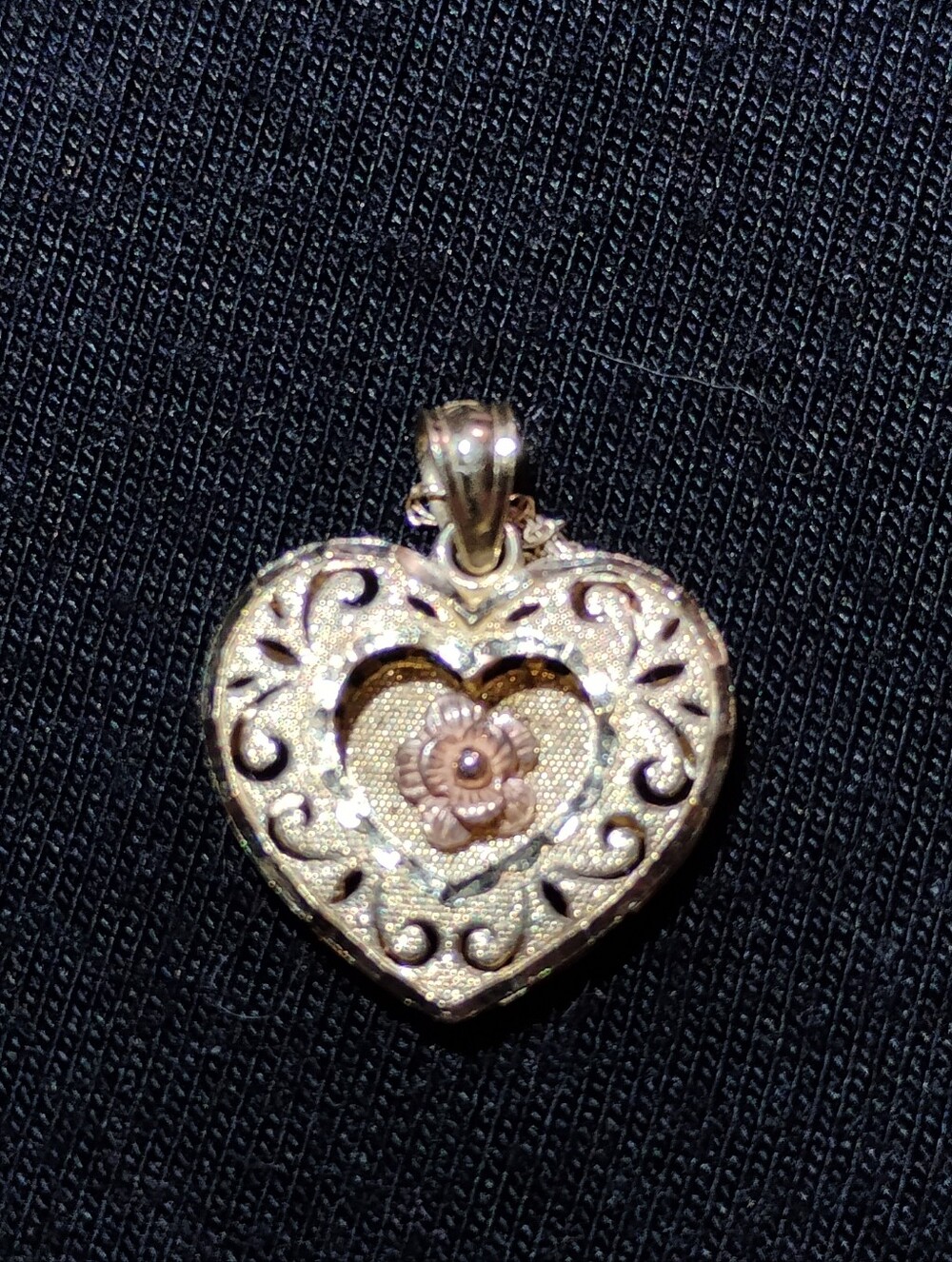 10K Heart-Shaped Filigree Pendant Necklace in Gold with Rose Accent